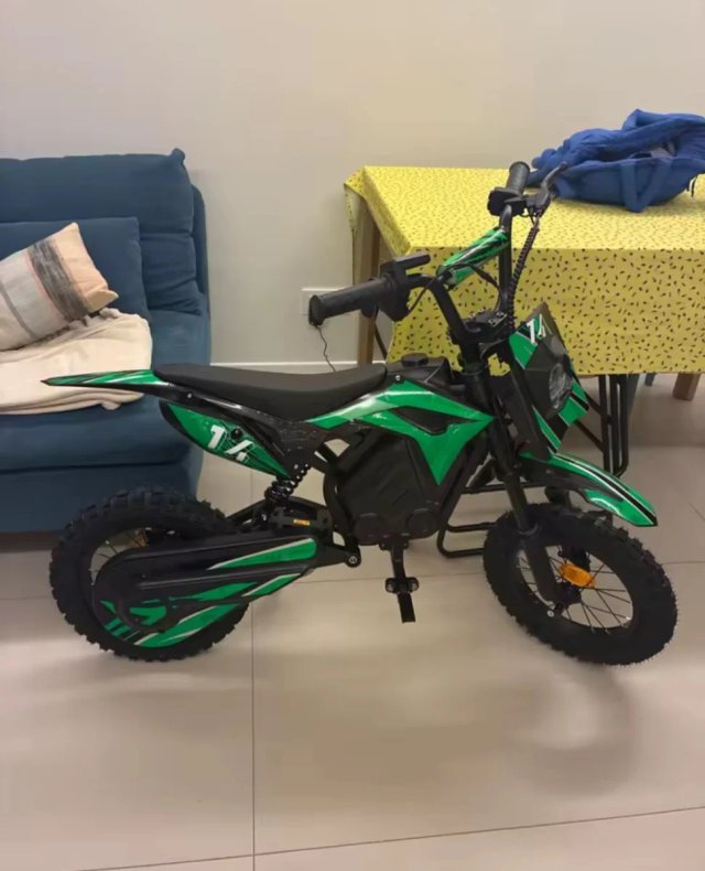 moto eléctrica niño