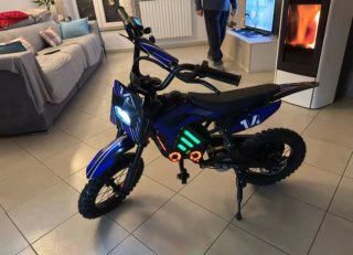 moto eléctrica niño