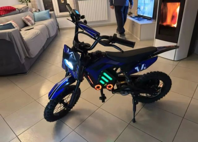 moto eléctrica niño