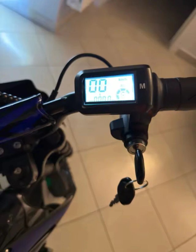moto eléctrica niño