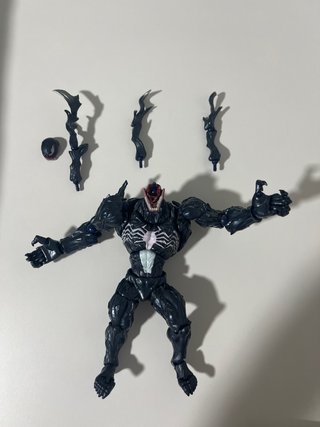 Figura Venom Articulada y Desmontable