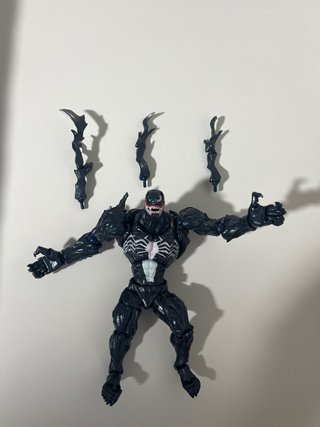 Figura Venom Articulada y Desmontable
