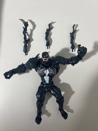 Figura Venom Articulada y Desmontable