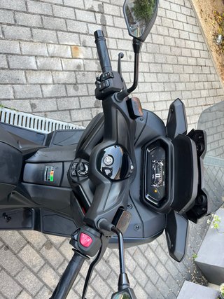 Yamaha X-Max 300 – ¡Como NUEVA! – SOLO 4.500 km