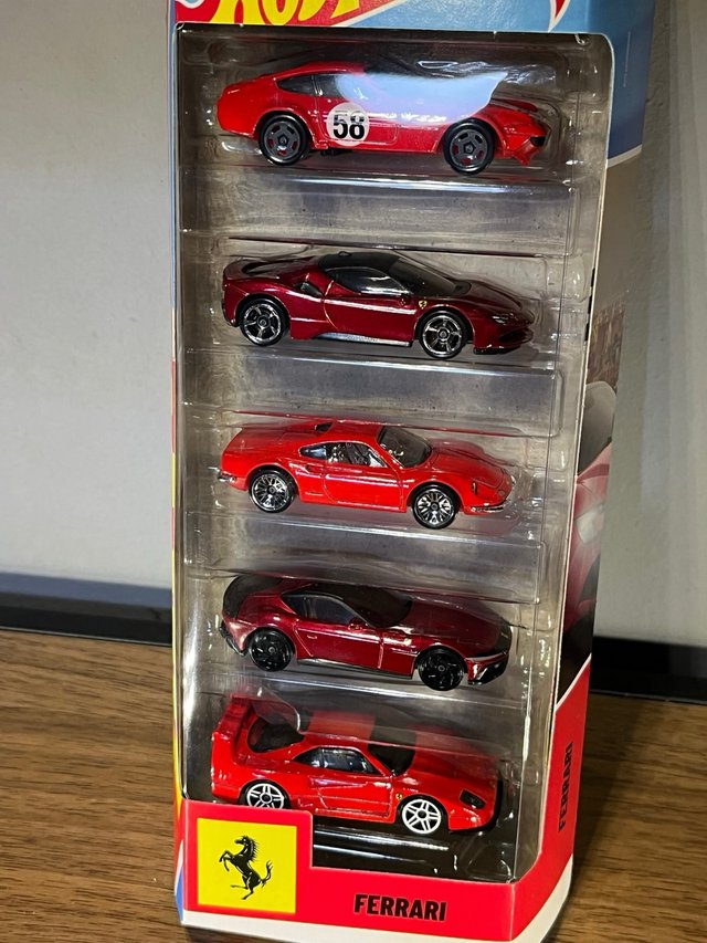 Hotwheels Ferrari 5 Pack 1/64
