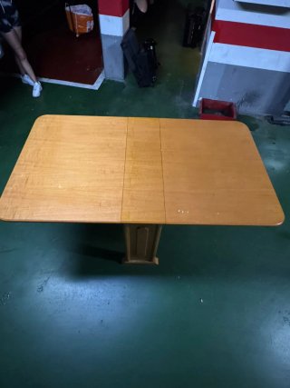 Mesa plegable de madera