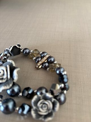 Braccialetto vintage fiori perle nero argento