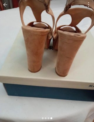 Zapatos Maripaz tacón plataforma beige.