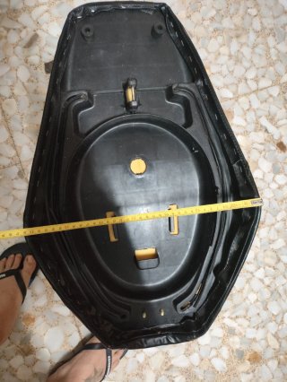 Asiento de moto negro