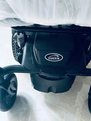 Silla de ruedas de batería.