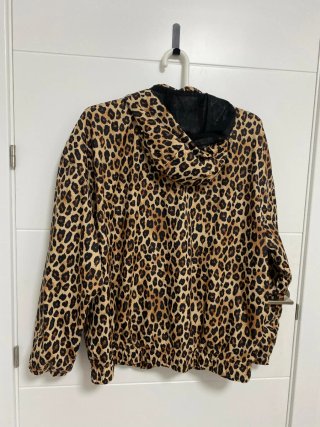 Chaqueta/chubasquero estampado leopardo