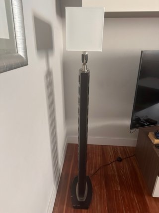 Lámpara de pie moderna Altura 112cm  Ancho 33cm