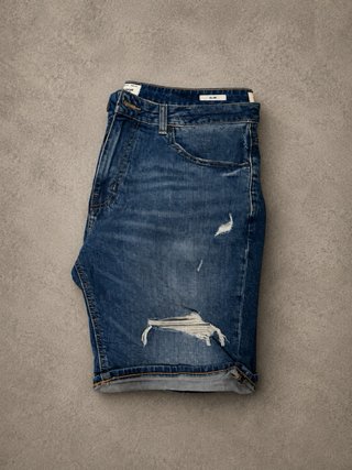 Pantalón corto vaquero Pull&Bear desgastado