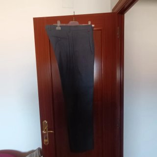 Traje gris hombre