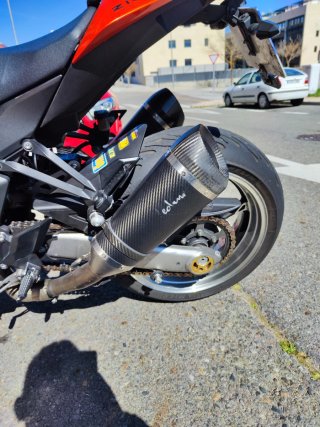 Tubo de escape moto carbono
