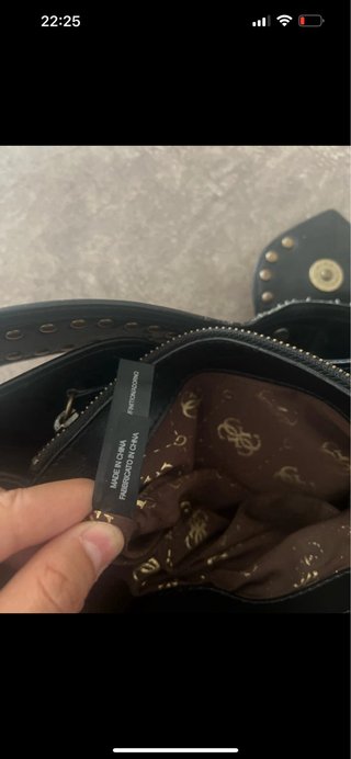 Bolso Guess Negro Vintage Tachuelas