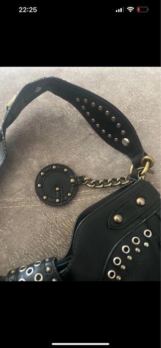 Bolso Guess Negro Vintage Tachuelas