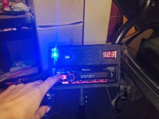 Caja car audio Pioneer MVH-S320BT con Linkeo fm