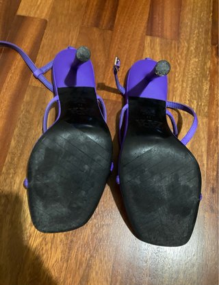 Sandalias de tacón moradas