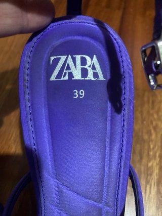 Sandalias de tacón moradas