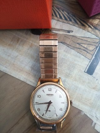 Reloj Festina Dorado y Blanco,chapado en oro