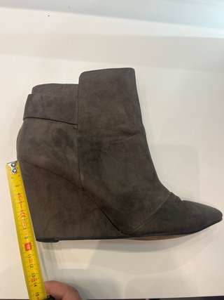 Botines grises de cuña