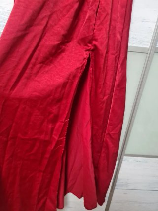 Vestido largo burdeos con abertura M