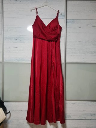 Vestido largo burdeos con abertura M