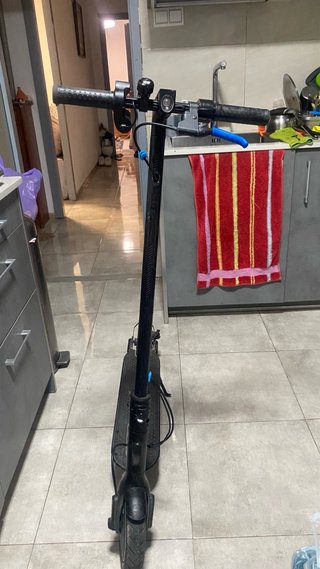 Patinete Eléctrico Negro Deslimitado a 38 km/h