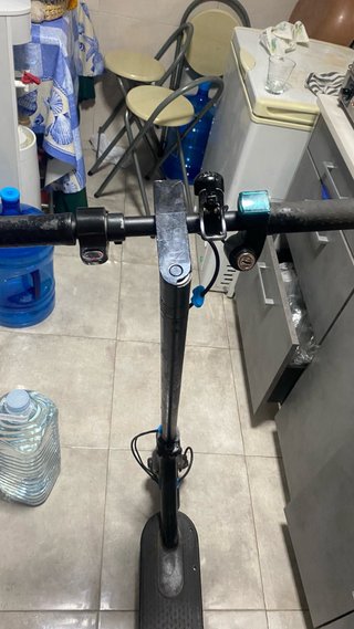 Patinete Eléctrico Negro Deslimitado a 38 km/h