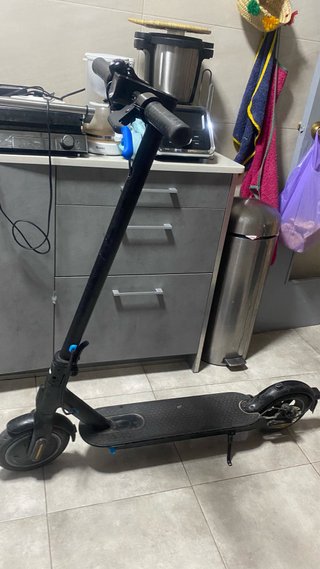 Patinete Eléctrico Negro Deslimitado a 38 km/h