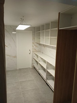 Instalación de puertas, cocinas y armarios