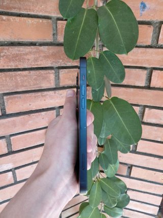 iPhone 12 Negro 64 GB (No enciende)