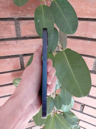 iPhone 12 Negro 64 GB (No enciende)