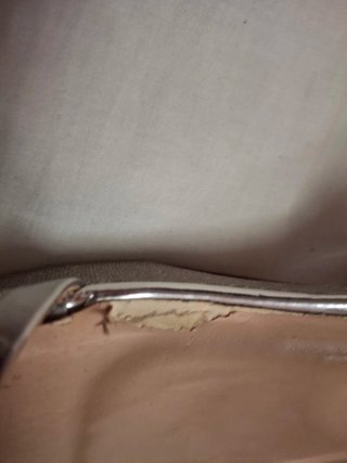 Zapatos de tacón plateados con purpurina