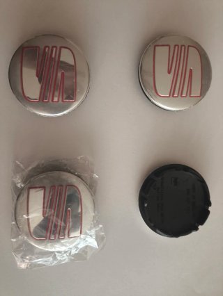 4 Tapabujes SEAT 56mm Plata Rojo