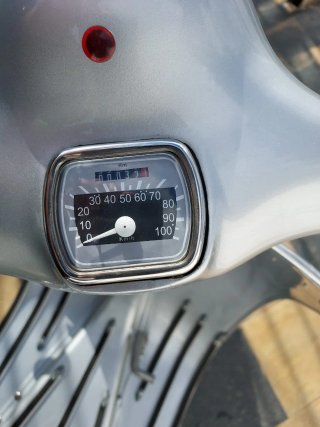 Vespa N125 Año 58 Plata