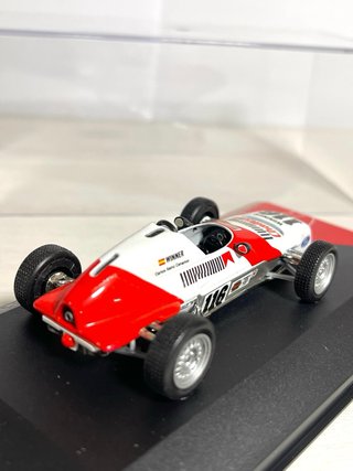 Coche Van Diemen RF83 1/43