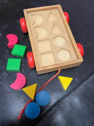 Puzzle in Legno con Forme Colorate