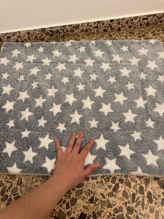 Manta para mascotas estrellas gris y blanco