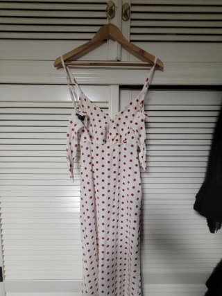 Vestido blanco lunares rojos elástico