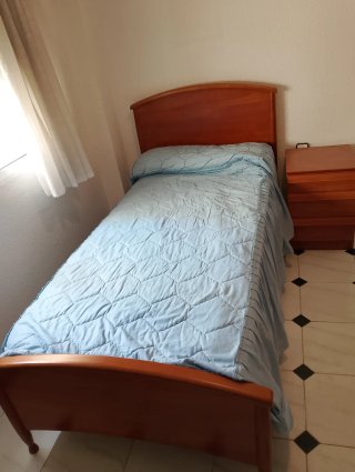 Armario para dormitorio, cama de 90cm y mesita