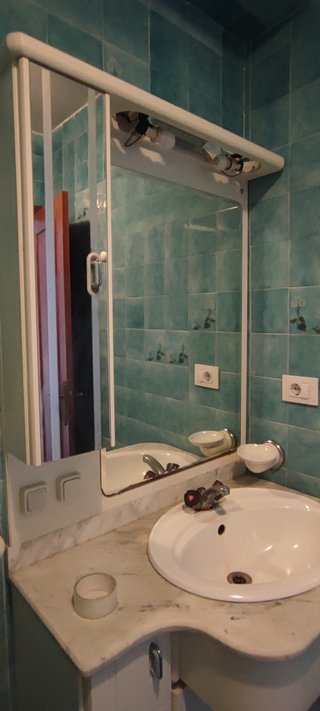 Mueble de baño con lavabo