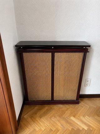 Cubreradiador madera y rejilla ratán
