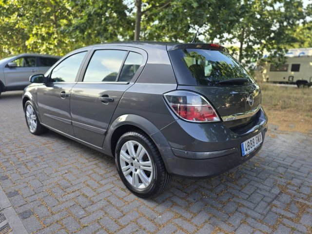 Opel Astra 2009