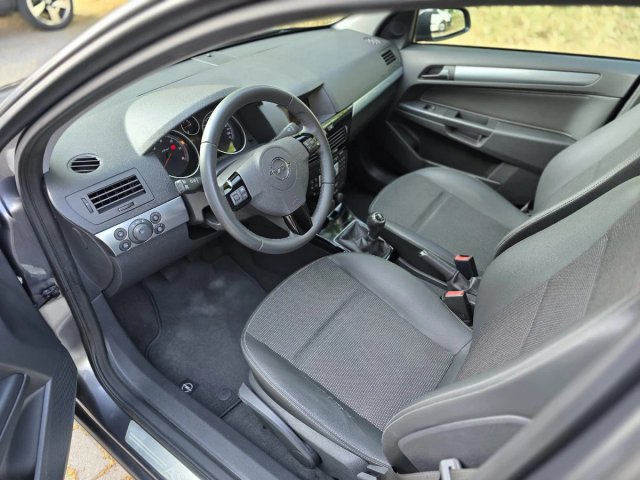Opel Astra 2009