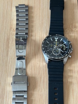 Reloj Seiko Cronógrafo Negro y Plateado