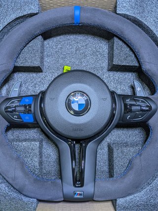 Volante BMW M Performance Alcantara