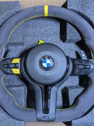 Volante BMW M Performance Alcantara