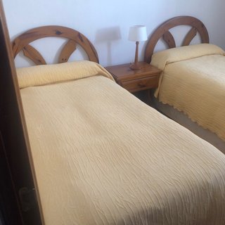 Habitación completa 2 camas 90cm de madera de pino